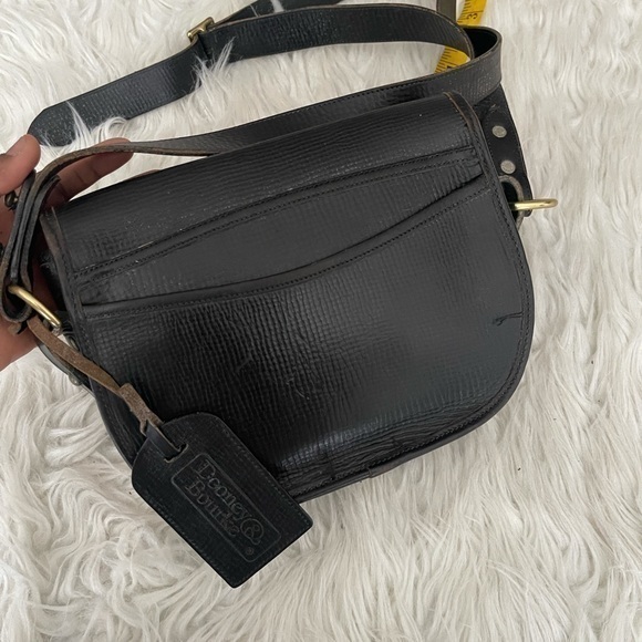 RARE 1980s Dooney & bourke leather saddle bag with RiRi zipper - Picture 5 of 11